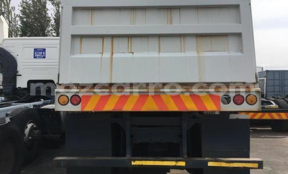 Tenga Tsaru Mercedes‒Benz Tipper Chena Rori in Maputo in Maputo Tenga Tsaru Mercedes‒Benz Tipper Chena Rori in Maputo in Maputo