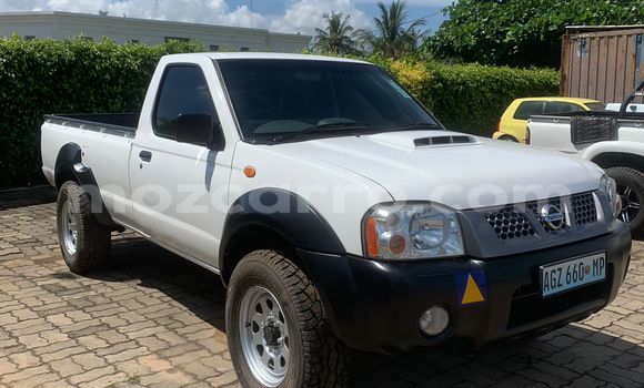 Buy Used Nissan Hardbody White Car in Maputo in Maputo Buy Used Nissan Hardbody White Car in Maputo in Maputo