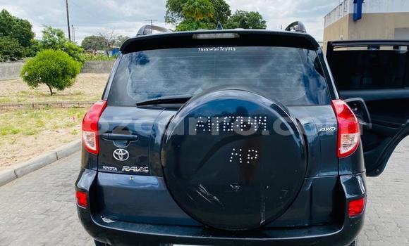 Nunua Ilio tumika Toyota RAV4 Bluu Gari ndani ya Maputo nchini Maputo Nunua Ilio tumika Toyota RAV4 Bluu Gari ndani ya Maputo nchini Maputo