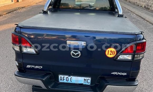Comprar Usado Mazda BT-50 Azul Carro em Maputo em Maputo Comprar Usado Mazda BT-50 Azul Carro em Maputo em Maputo