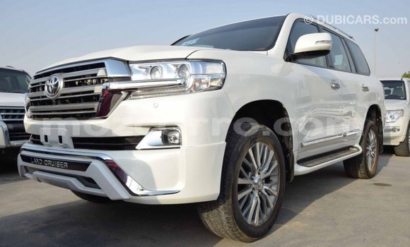 Comprar Importar Toyota Land Cruiser Branco Carro em Import - Dubai em Cabo Delgado Comprar Importar Toyota Land Cruiser Branco Carro em Import - Dubai em Cabo Delgado
