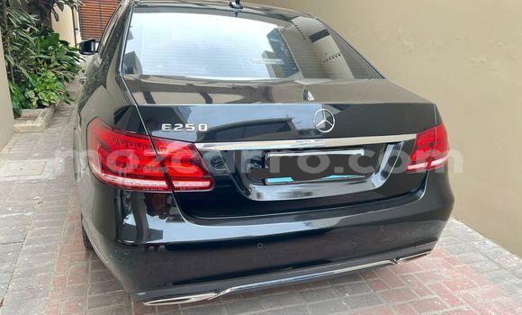 Nunua Ilio tumika Mercedes‒Benz E-Class Nyeusi Gari ndani ya Maputo nchini Maputo Nunua Ilio tumika Mercedes‒Benz E-Class Nyeusi Gari ndani ya Maputo nchini Maputo