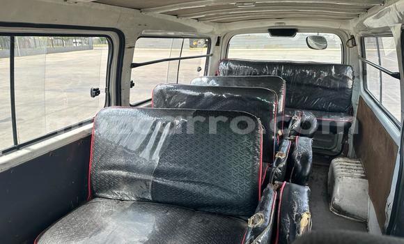 Nunua Ilio tumika Nissan Caravan Nyeupe Gari ndani ya Maputo nchini Maputo Nunua Ilio tumika Nissan Caravan Nyeupe Gari ndani ya Maputo nchini Maputo