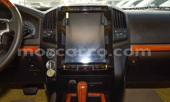 Comprar Importar Toyota Land Cruiser Branco Carro em Import - Dubai em Cabo Delgado Comprar Importar Toyota Land Cruiser Branco Carro em Import - Dubai em Cabo Delgado