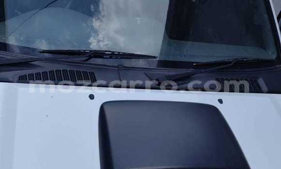 Nunua Ilio tumika Nissan Hardbody Nyeupe Gari ndani ya Maputo nchini Maputo Nunua Ilio tumika Nissan Hardbody Nyeupe Gari ndani ya Maputo nchini Maputo