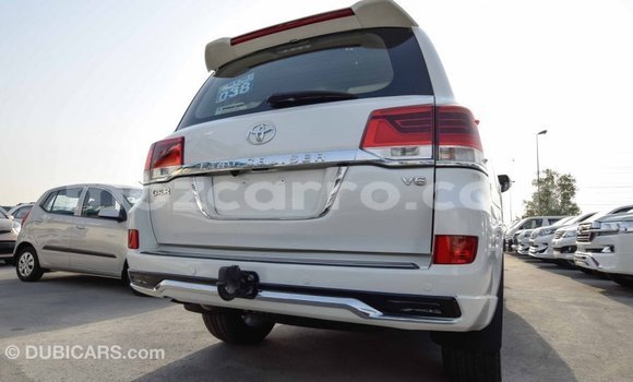 Comprar Importar Toyota Land Cruiser Branco Carro em Import - Dubai em Cabo Delgado Comprar Importar Toyota Land Cruiser Branco Carro em Import - Dubai em Cabo Delgado