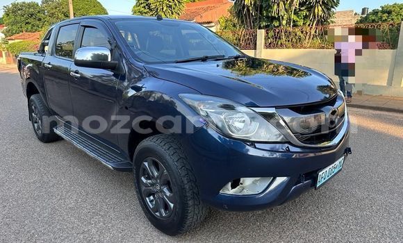 Comprar Usado Mazda BT-50 Azul Carro em Maputo em Maputo