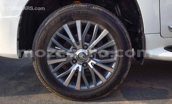 Comprar Importar Toyota Land Cruiser Branco Carro em Import - Dubai em Cabo Delgado Comprar Importar Toyota Land Cruiser Branco Carro em Import - Dubai em Cabo Delgado