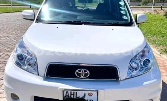 Nunua Ilio tumika Toyota Rush Nyeupe Gari ndani ya Maputo nchini Maputo Nunua Ilio tumika Toyota Rush Nyeupe Gari ndani ya Maputo nchini Maputo