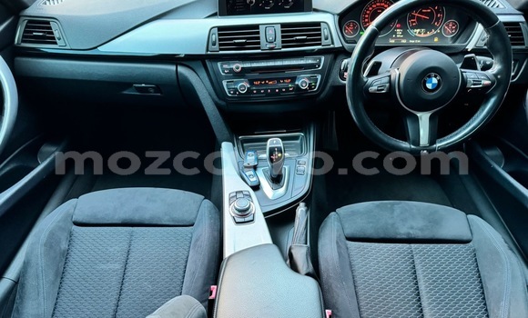 Comprar Usado BMW 3-Series Vermelho Carro em Maputo em Maputo Comprar Usado BMW 3-Series Vermelho Carro em Maputo em Maputo
