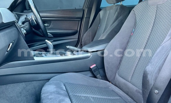 Comprar Usado BMW 3-Series Vermelho Carro em Maputo em Maputo Comprar Usado BMW 3-Series Vermelho Carro em Maputo em Maputo