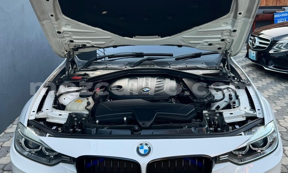 Comprar Usado BMW 3-Series Branco Carro em Maputo em Maputo Comprar Usado BMW 3-Series Branco Carro em Maputo em Maputo