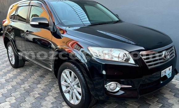 Nunua Ilio tumika Toyota Vanguard Nyeusi Gari ndani ya Maputo nchini Maputo