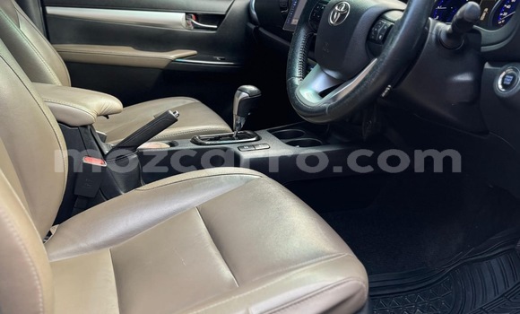 Comprar Usado Toyota Hiluxe Revo Azul Carro em Maputo em Maputo Comprar Usado Toyota Hiluxe Revo Azul Carro em Maputo em Maputo
