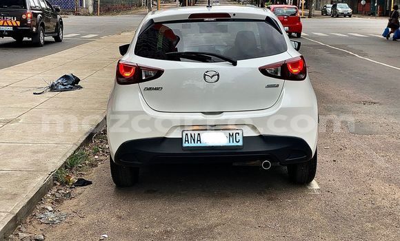 Comprar Usado Mazda Demio Branco Carro em Maputo em Maputo Comprar Usado Mazda Demio Branco Carro em Maputo em Maputo