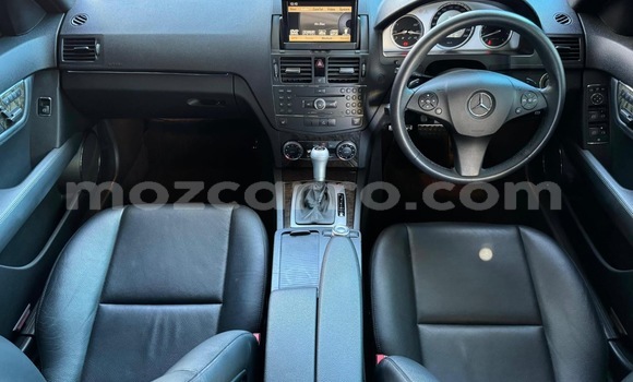 Comprar Usado Mercedes-Benz C-Classe Azul Carro em Maputo em Maputo Comprar Usado Mercedes-Benz C-Classe Azul Carro em Maputo em Maputo