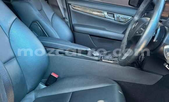 Comprar Usado Mercedes-Benz C-Classe Azul Carro em Maputo em Maputo Comprar Usado Mercedes-Benz C-Classe Azul Carro em Maputo em Maputo