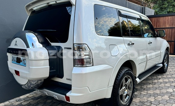 Comprar Usado Mitsubishi Pajero Branco Carro em Maputo em Maputo Comprar Usado Mitsubishi Pajero Branco Carro em Maputo em Maputo