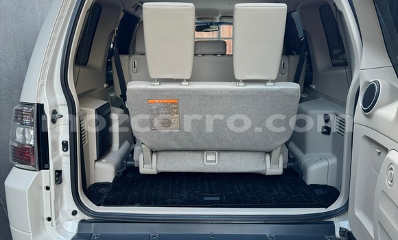 Comprar Usado Mitsubishi Pajero Branco Carro em Maputo em Maputo Comprar Usado Mitsubishi Pajero Branco Carro em Maputo em Maputo