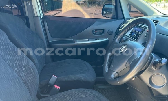 Comprar Usado Toyota Ractis Prata Carro em Maputo em Maputo Comprar Usado Toyota Ractis Prata Carro em Maputo em Maputo
