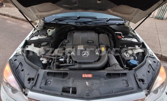 Comprar Usado Mercedes Viano Branco Carro em Maputo em Maputo Comprar Usado Mercedes Viano Branco Carro em Maputo em Maputo