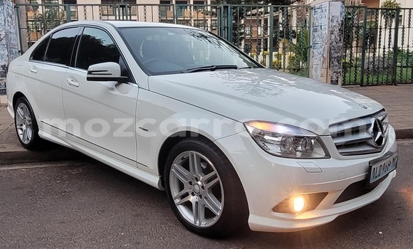 Comprar Usado Mercedes Viano Branco Carro em Maputo em Maputo Comprar Usado Mercedes Viano Branco Carro em Maputo em Maputo