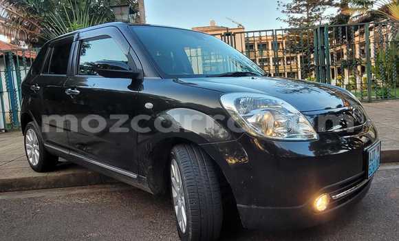 Nunua Ilio tumika Mazda Verisa Nyekundu Gari ndani ya Maputo nchini Maputo