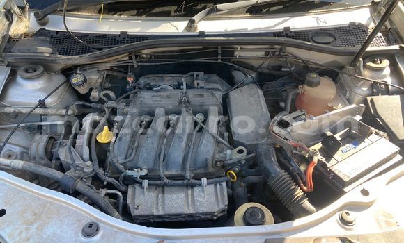 Nunua Ilio tumika Renault Duster Fedha Gari ndani ya Maputo nchini Maputo Nunua Ilio tumika Renault Duster Fedha Gari ndani ya Maputo nchini Maputo