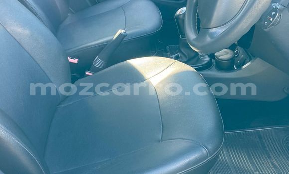 Nunua Ilio tumika Renault Duster Fedha Gari ndani ya Maputo nchini Maputo Nunua Ilio tumika Renault Duster Fedha Gari ndani ya Maputo nchini Maputo