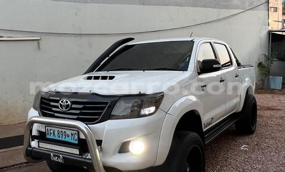 Buy Used Toyota Hilux White Car in Maputo in Maputo
