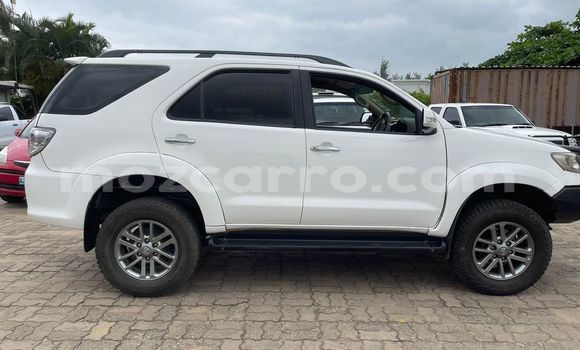 Comprar Usado Toyota Fortuner Branco Carro em Moçambique em Nampula Comprar Usado Toyota Fortuner Branco Carro em Moçambique em Nampula