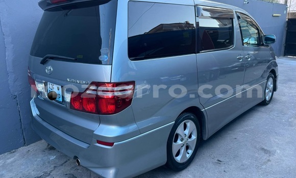 Comprar Usado Toyota Alphard Prata Carro em Maputo em Maputo Comprar Usado Toyota Alphard Prata Carro em Maputo em Maputo