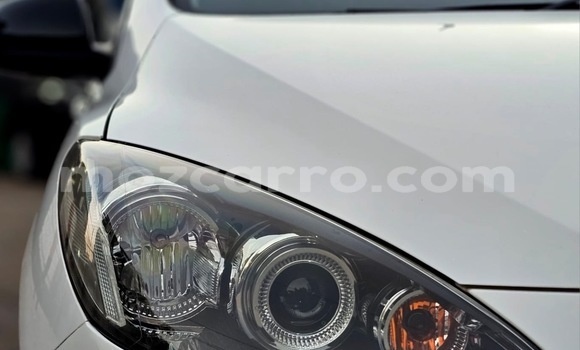 Comprar Usado Mazda Demio Branco Carro em Maputo em Maputo Comprar Usado Mazda Demio Branco Carro em Maputo em Maputo