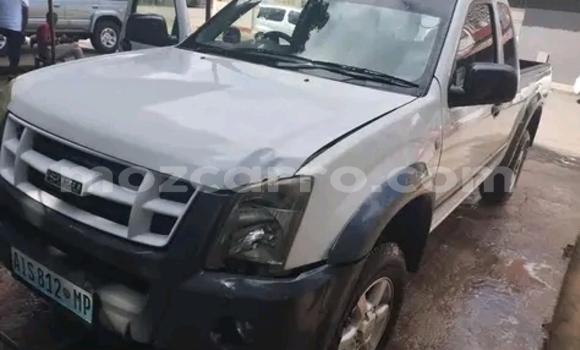 Tenga Tsaru Isuzu KB Chena Mota in Maputo in Maputo Tenga Tsaru Isuzu KB Chena Mota in Maputo in Maputo