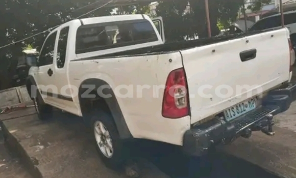 Tenga Tsaru Isuzu KB Chena Mota in Maputo in Maputo Tenga Tsaru Isuzu KB Chena Mota in Maputo in Maputo