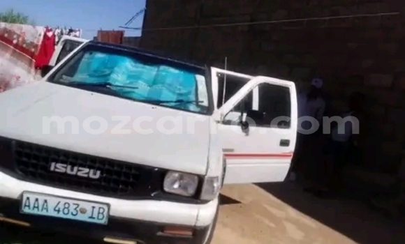 Tenga Tsaru Isuzu KB Chena Mota in Maputo in Maputo Tenga Tsaru Isuzu KB Chena Mota in Maputo in Maputo