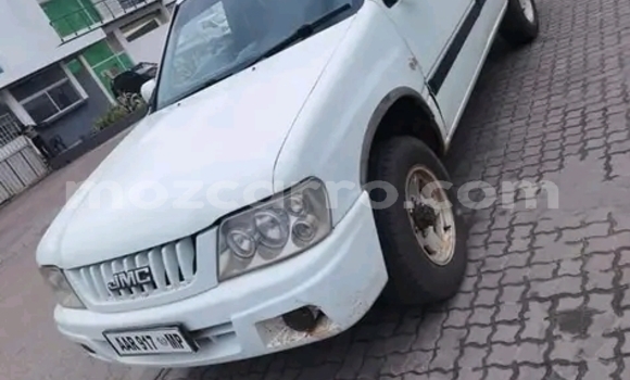 Tenga Tsaru Isuzu KB Chena Mota in Maputo in Maputo