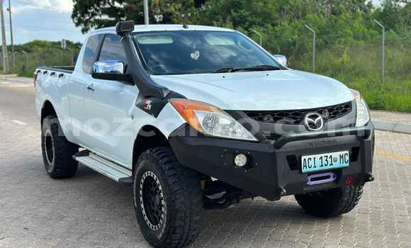 Comprar Usado Mazda BT-50 Branco Carro em Maputo em Maputo Comprar Usado Mazda BT-50 Branco Carro em Maputo em Maputo
