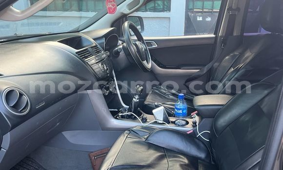 Nunua Ilio tumika Mazda BT-50 Fedha Gari ndani ya Maputo nchini Maputo Nunua Ilio tumika Mazda BT-50 Fedha Gari ndani ya Maputo nchini Maputo