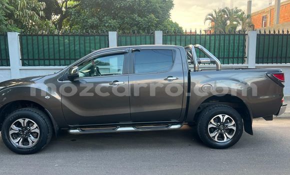 Nunua Ilio tumika Mazda BT-50 Fedha Gari ndani ya Maputo nchini Maputo Nunua Ilio tumika Mazda BT-50 Fedha Gari ndani ya Maputo nchini Maputo
