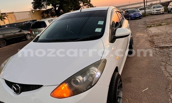 Comprar Usado Mazda Demio Branco Carro em Maputo em Maputo