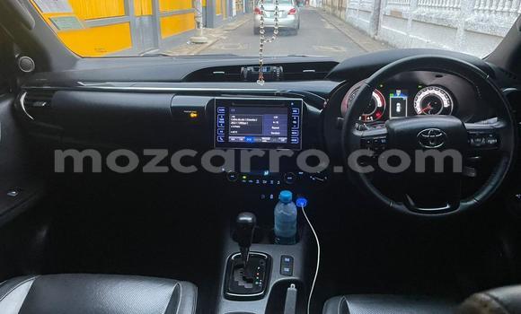 Comprar Usado Toyota Hiluxe Revo Branco Carro em Maputo em Maputo Comprar Usado Toyota Hiluxe Revo Branco Carro em Maputo em Maputo