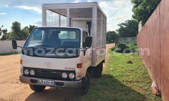 Comprar Usado Toyota Dyna Branco Caminhão em Maputo em Maputo Comprar Usado Toyota Dyna Branco Caminhão em Maputo em Maputo