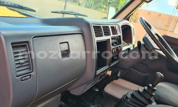 Comprar Usado Toyota Dyna Branco Caminhão em Maputo em Maputo Comprar Usado Toyota Dyna Branco Caminhão em Maputo em Maputo