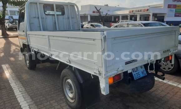Comprar Usado Toyota Dyna Branco Carro em Maputo em Maputo