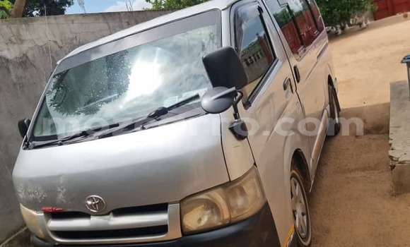 Comprar Usado Toyota Hiace Prata Carro em Maputo em Maputo Comprar Usado Toyota Hiace Prata Carro em Maputo em Maputo