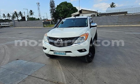 Comprar Usado Mazda BT-50 Branco Carro em Maputo em Maputo
