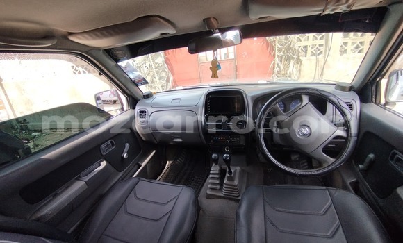 Nunua Ilio tumika Nissan Hardbody Fedha Gari ndani ya Maputo nchini Maputo Nunua Ilio tumika Nissan Hardbody Fedha Gari ndani ya Maputo nchini Maputo