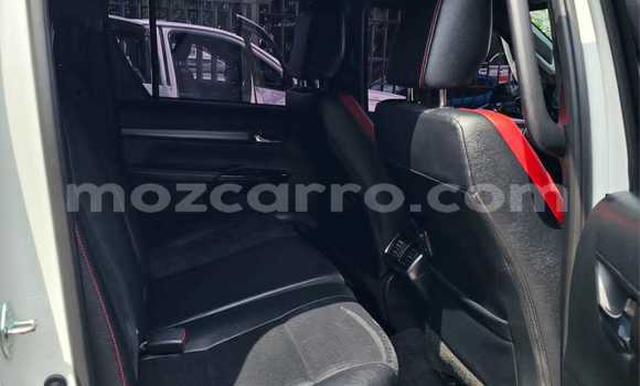 Nunua Ilio tumika Toyota Hiluxe Revo Nyeupe Gari ndani ya Maputo nchini Maputo Nunua Ilio tumika Toyota Hiluxe Revo Nyeupe Gari ndani ya Maputo nchini Maputo