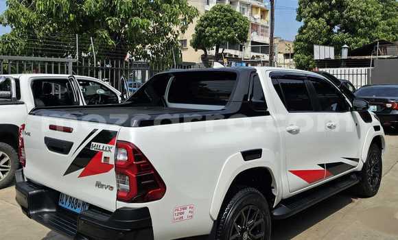 Nunua Ilio tumika Toyota Hiluxe Revo Nyeupe Gari ndani ya Maputo nchini Maputo Nunua Ilio tumika Toyota Hiluxe Revo Nyeupe Gari ndani ya Maputo nchini Maputo